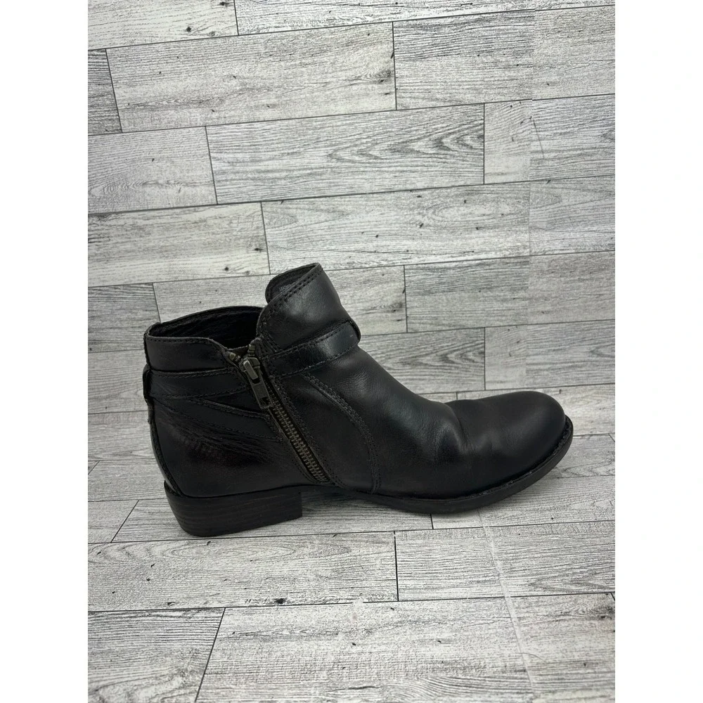 Born leather ankle